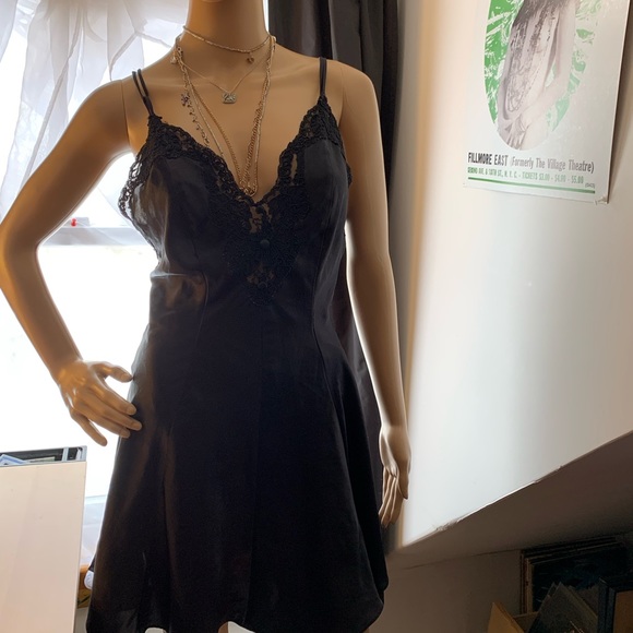 Silk and Satin vintage romantic silky chemise….gorgeous - Picture 1 of 6